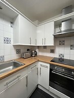 Cosy Cardiff Apartment Near City Centre