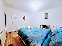 Bas Charming 3 Bedroom House