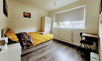 Bas Charming 3 Bedroom House