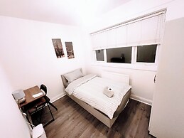 Bas Charming 3 Bedroom House