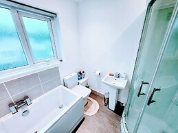 Bas Charming 3 Bedroom House