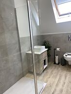 Bright & Spacious, Central for Airport and Glasgow