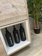 Bright & Spacious, Central for Airport and Glasgow