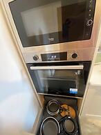 Bright & Spacious, Central for Airport and Glasgow