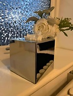 City Centre Duplex Sleeps 4 H1