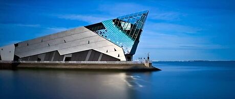 City Centre Duplex Sleeps 4 H1