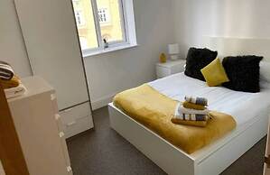 City Centre Duplex Sleeps 4 H1