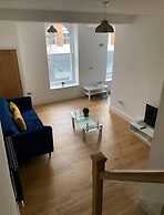 City Centre Duplex Sleeps 4 H1
