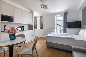 Encore Boutique Residence by Dwellfort