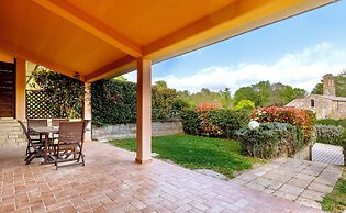 Residence with thermal pools in Sorano