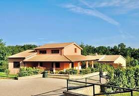 Residence with thermal pools in Sorano