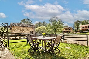 Residence with thermal pools in Sorano