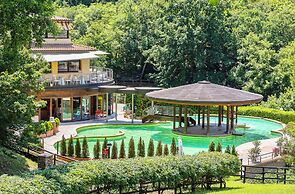 Residence with thermal pools in Sorano