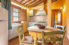 Residence with thermal pools in Sorano