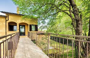 Residence with thermal pools in Sorano