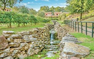 Residence with thermal pools in Sorano