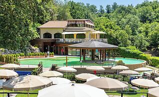 Residence with thermal pools in Sorano