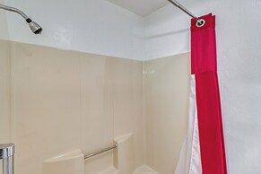 Deck & Mtn Views: Libby Home on Golf Course!