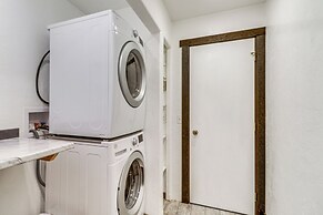 Deck & Mtn Views: Libby Home on Golf Course!