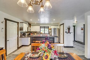 Deck & Mtn Views: Libby Home on Golf Course!