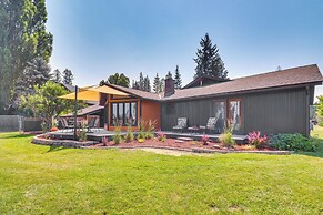 Deck & Mtn Views: Libby Home on Golf Course!