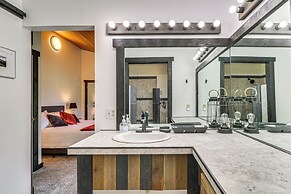 Deck & Mtn Views: Libby Home on Golf Course!