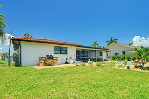 5 Mi to Beach: Cape Coral Oasis w/ Lanai