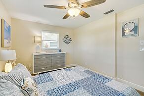 5 Mi to Beach: Cape Coral Oasis w/ Lanai