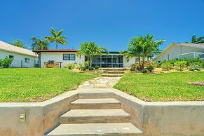 5 Mi to Beach: Cape Coral Oasis w/ Lanai