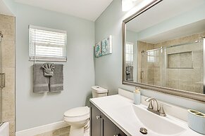 5 Mi to Beach: Cape Coral Oasis w/ Lanai