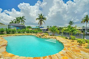 5 Mi to Beach: Cape Coral Oasis w/ Lanai