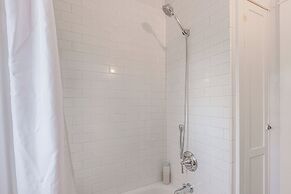 Dog-friendly 'columbia Cottage' in Hood River!