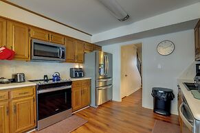 Quiet Marietta Townhome ~ 5 Mi to The Battery!