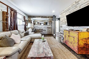 Rustic & Secluded Nevada Home: On-site Dog Park!