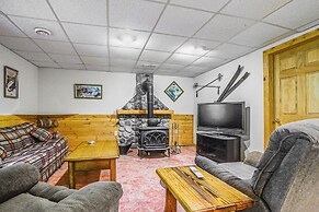 Peaceful Wautoma Retreat w/ Deck on 10 Acres!