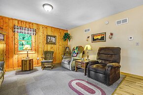 Peaceful Wautoma Retreat w/ Deck on 10 Acres!