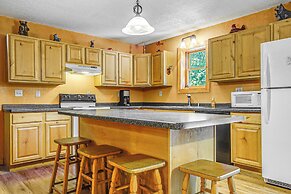 Peaceful Wautoma Retreat w/ Deck on 10 Acres!