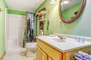 Peaceful Wautoma Retreat w/ Deck on 10 Acres!