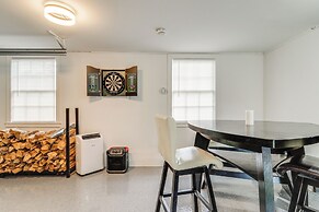 Wilmington Getaway w/ Fire Pit, 8 Mi to Beaches!