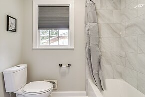 Wilmington Getaway w/ Fire Pit, 8 Mi to Beaches!