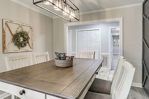 Wilmington Getaway w/ Fire Pit, 8 Mi to Beaches!