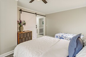 Wilmington Getaway w/ Fire Pit, 8 Mi to Beaches!