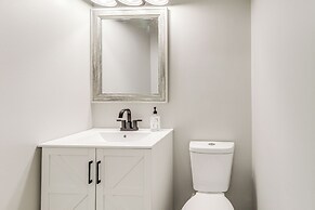 Wilmington Getaway w/ Fire Pit, 8 Mi to Beaches!