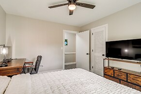 Wilmington Getaway w/ Fire Pit, 8 Mi to Beaches!