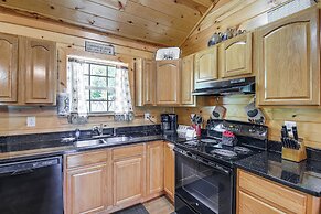 Serene Sevierville Cabin w/ Deck & Mountain Views!