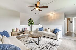 Home w/ 2 Living Spaces, Games, Pool: 11 Mi to WDW