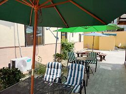 Palace Holiday Inn LTD