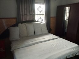 Palace Holiday Inn LTD