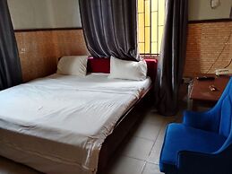 Palace Holiday Inn LTD