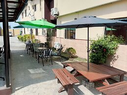 Palace Holiday Inn LTD